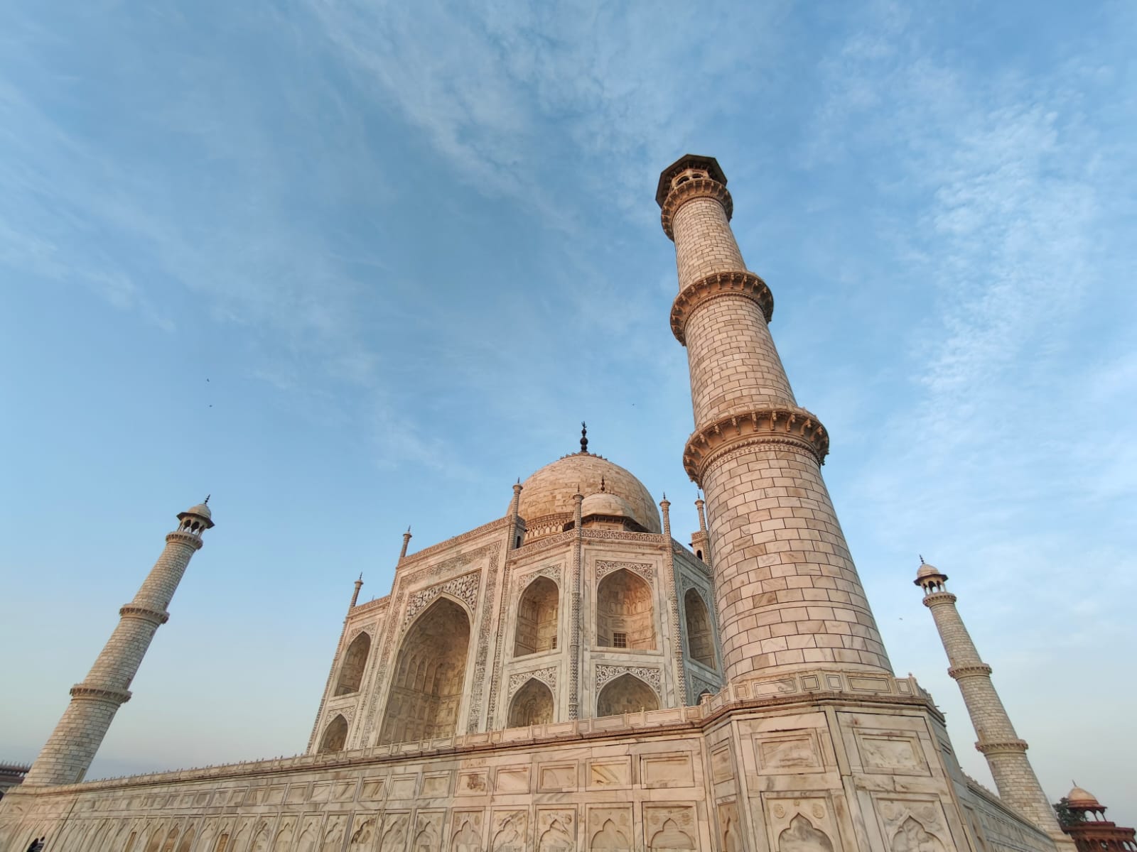 Delhi – Agra (210km / 3.5 hrs. approx.)